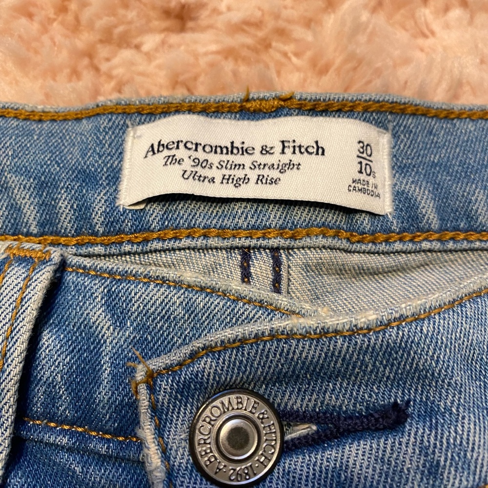 NWOT Abercrombie & Fitch The 90’s Slim Straight Ultra High Rise - Picture 5 of 5